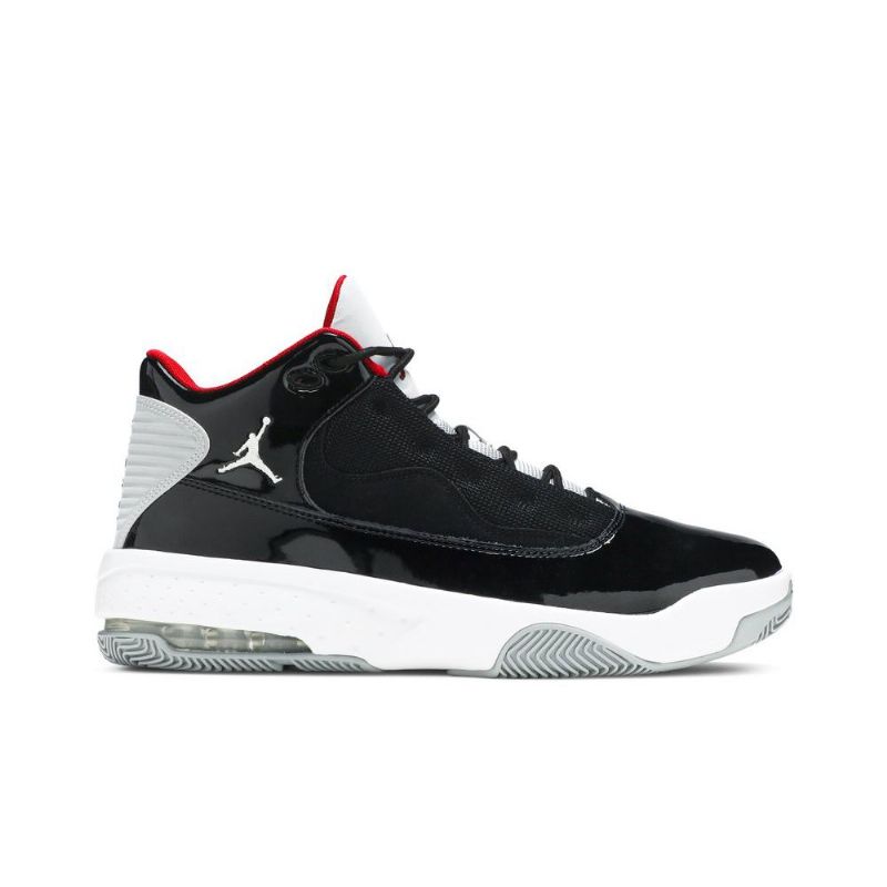 Air Jordan Max Aura 2 Fekete Fehér Szürke Piros Férfi Cipő