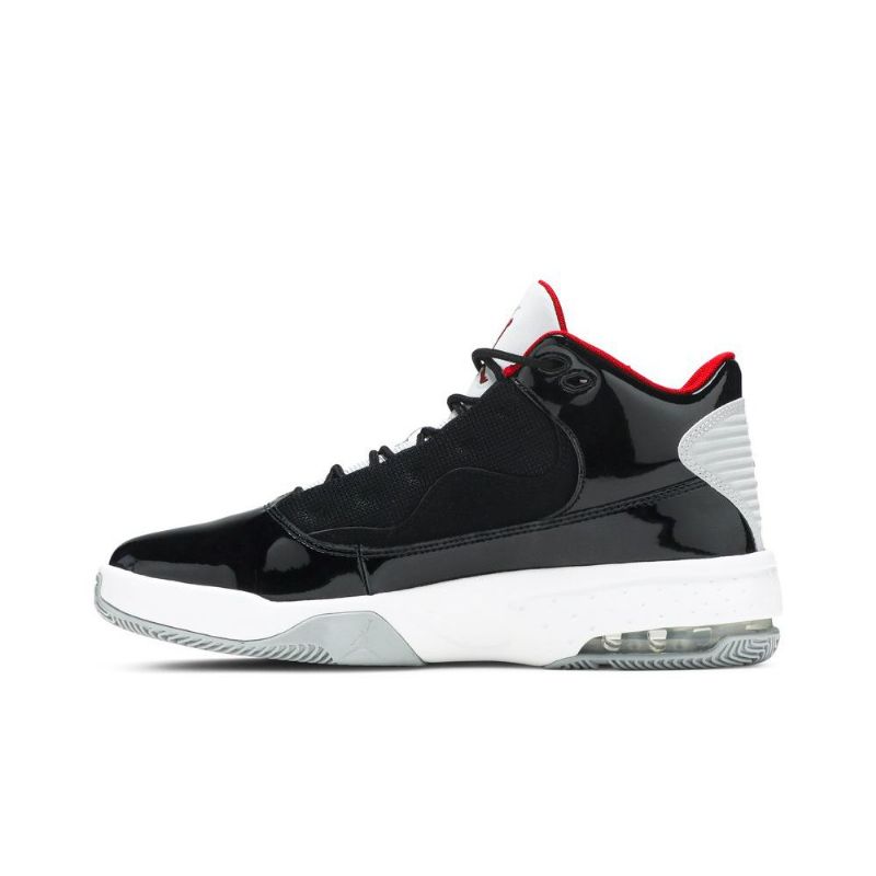 Air Jordan Max Aura 2 Fekete Fehér Szürke Piros Férfi Cipő