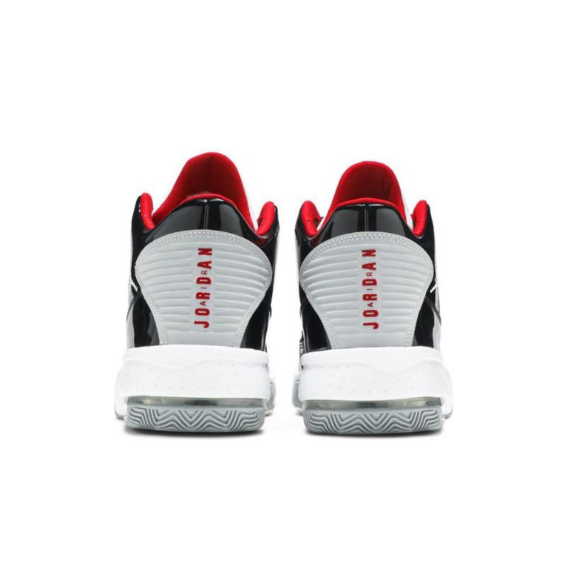 Air Jordan Max Aura 2 Fekete Fehér Szürke Piros Férfi Cipő