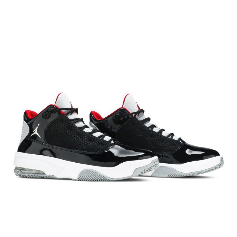 Air Jordan Max Aura 2 Fekete Fehér Szürke Piros Férfi Cipő