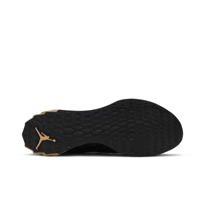 Air Jordan Zoom Trunner Ultimate Fekete Arany Piros Férfi Cipő