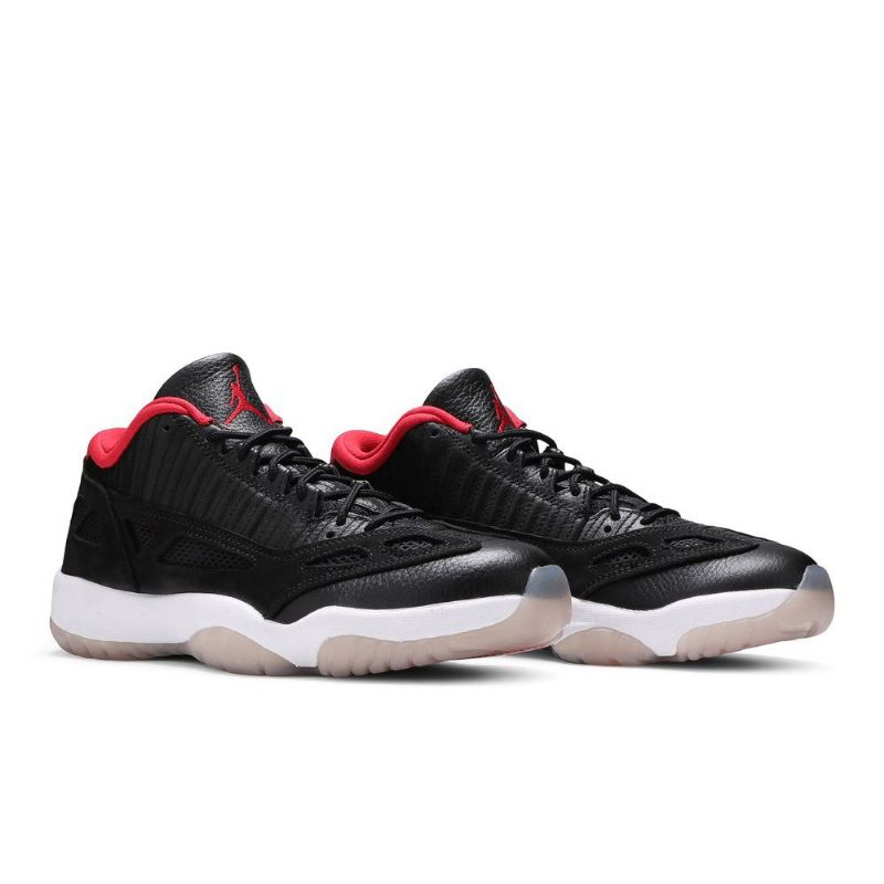 Air Jordan 11 Retro Low Ie Fekete Piros Fehér Férfi Cipők