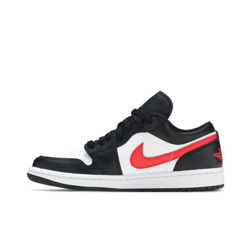 Air Jordan 1 Alacsony Fekete Fehér Piros Női Cipő