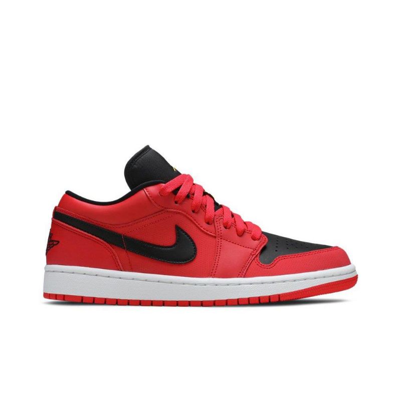 Air Jordan 1 Alacsony Piros Fekete Fehér Női Cipő