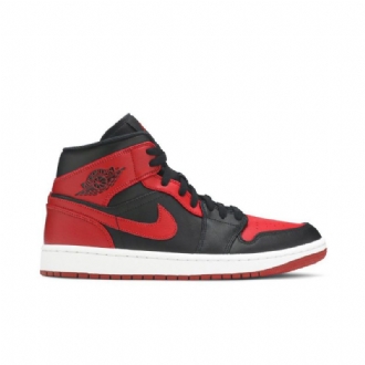 Air Jordan 1 Közép Fekete Piros Fehér Férfi Cipő
