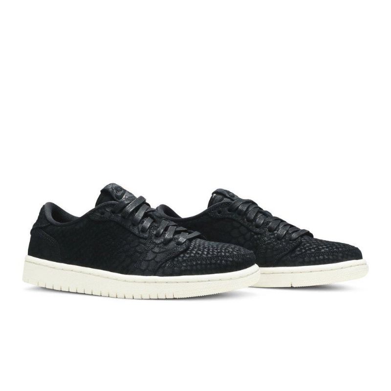 Air Jordan 1 Retro Alacsony Fekete Fehér Női Cipő
